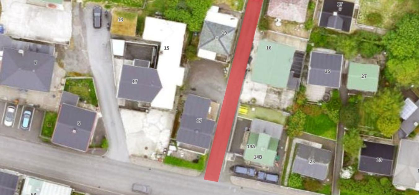 ASFALTERING Í VALARABREKKUNI Í DAG 21/4