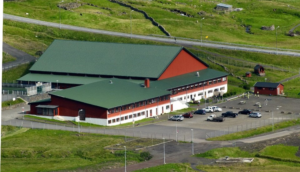 Ítróttarhøllin í Trongisvági verður nú meira opin fyri almenninginum